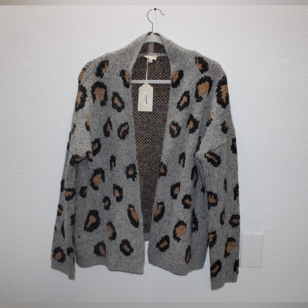 Hem & Thread Women's S/M Gray and Brown Leopard Cardigan NWT